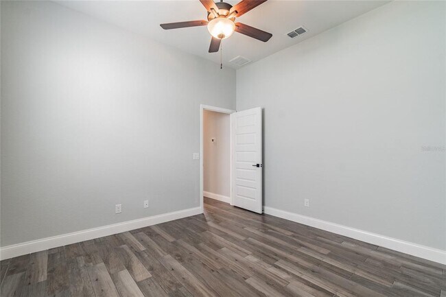 Building Photo - 6753 Bentridge Dr