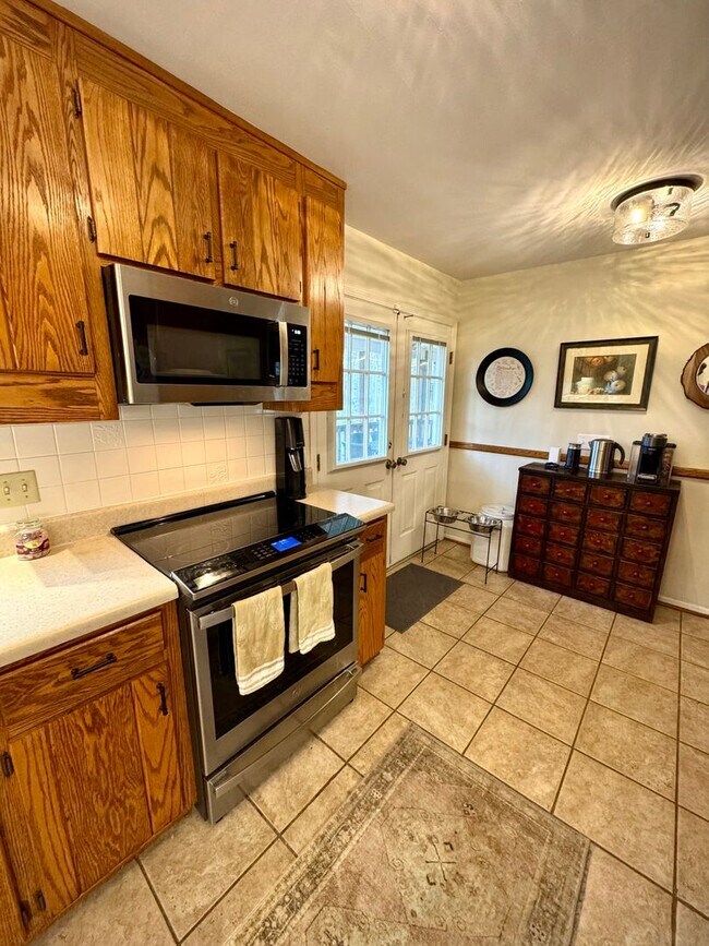 Building Photo - 117 Ashley Rd