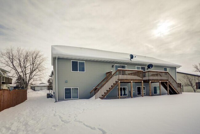 Building Photo - 434 Hanson Rd
