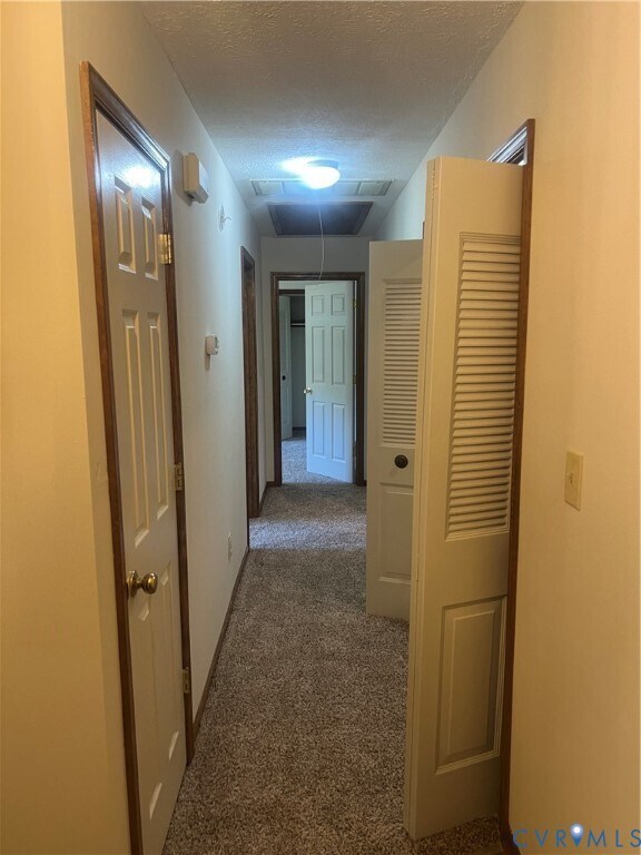 Building Photo - 3021 Sand Hills Dr