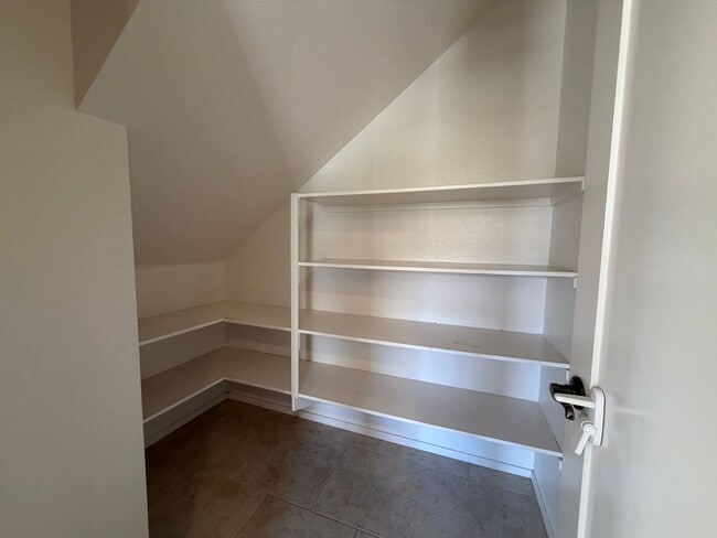 Building Photo - 37836 Divot Dr