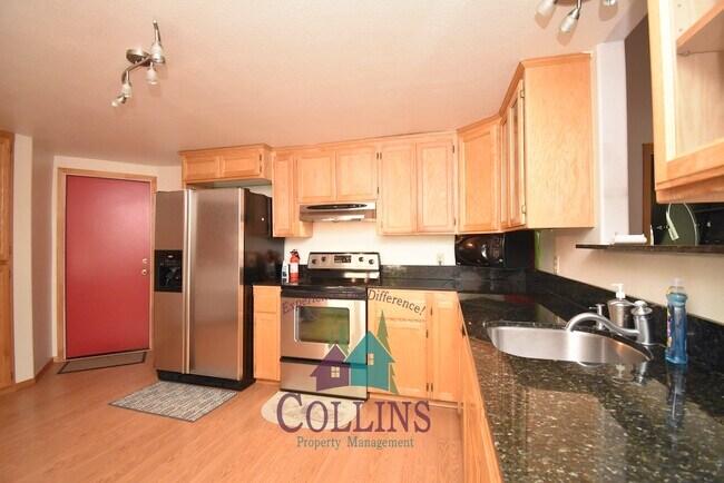 Building Photo - 12999 Capitol Dr