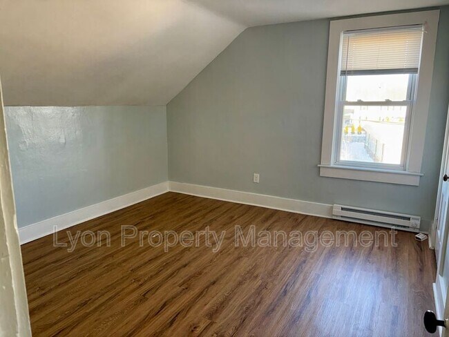 Building Photo - 1134 Social St