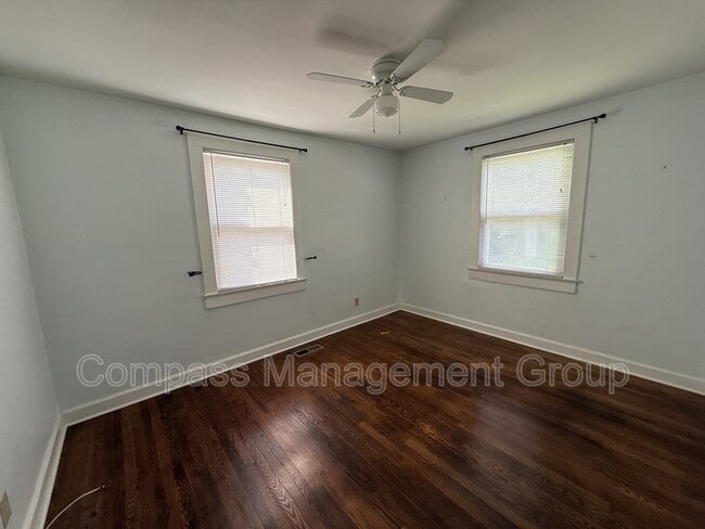 Building Photo - 3300 Miami St