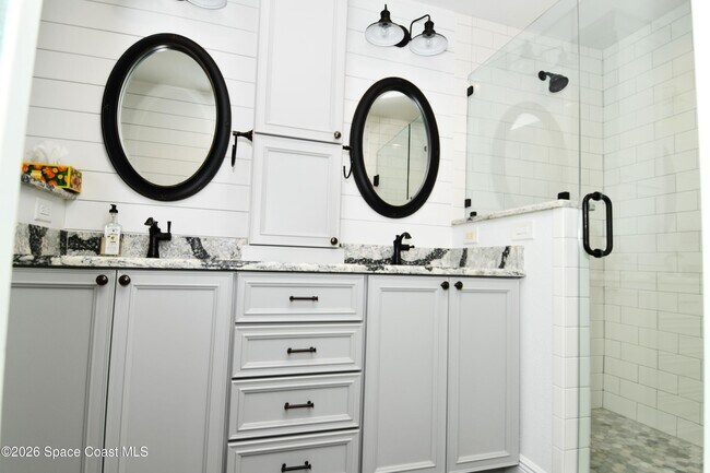 Building Photo - 405 Sparrow Dr