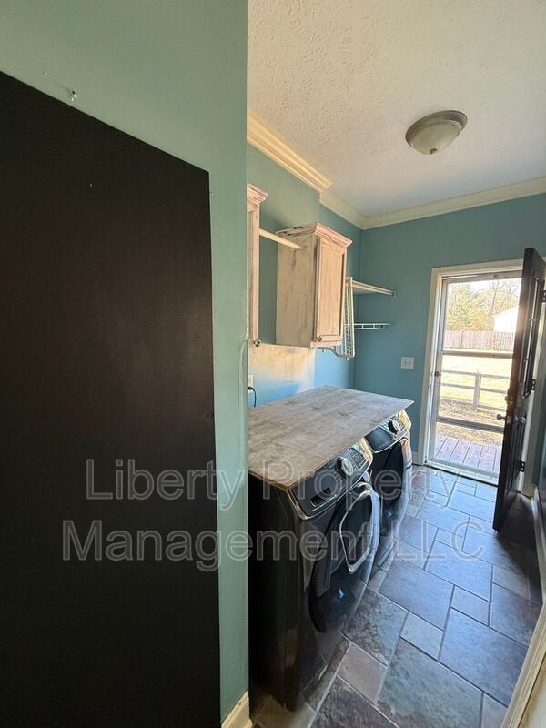 Building Photo - 143 Quail Dr