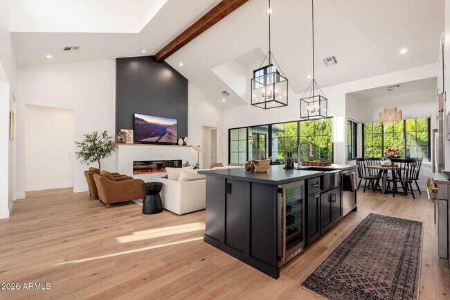 Building Photo - 4017 N 49th Pl