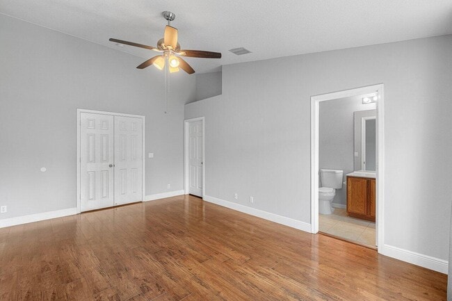 Building Photo - 8080 Briantea Dr