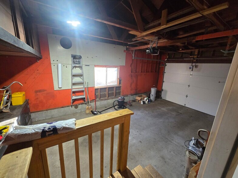 Building Photo - 711 Church St