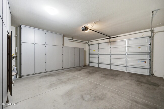 Building Photo - 9559 W Fallen Leaf Ln