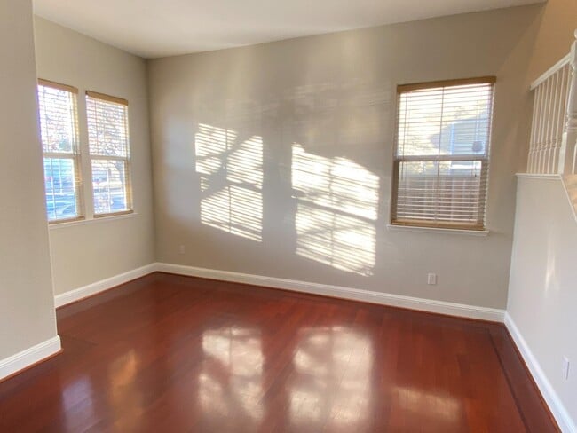 Building Photo - 2774 Gilham Ct