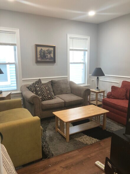 Building Photo - 38 Crescent Ave