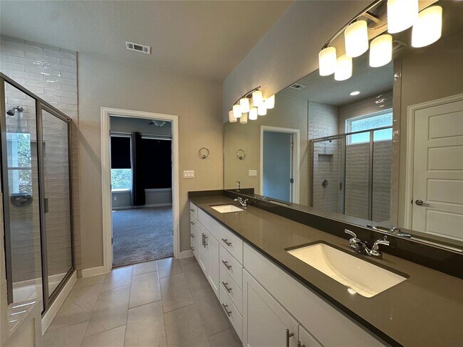 Building Photo - 441 Saturnia Dr