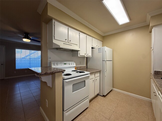 Building Photo - 2250 Bering Dr