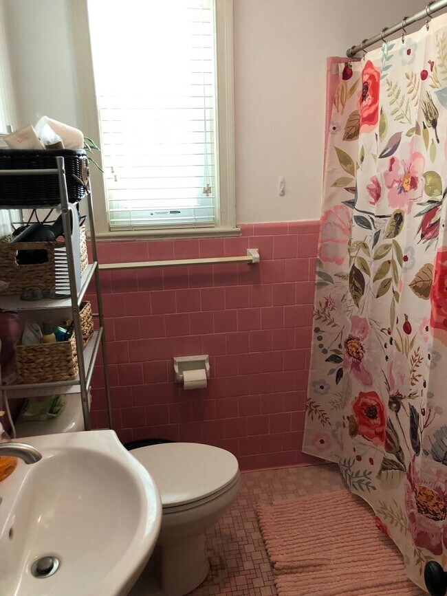 Building Photo - 1713 McHenry Ave