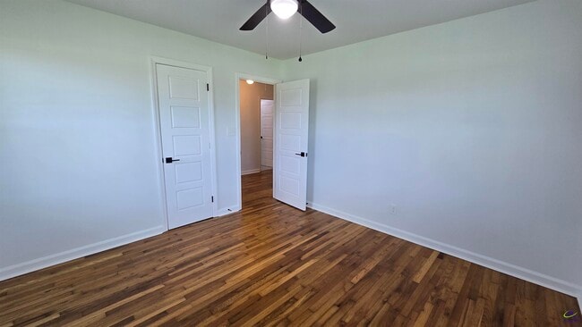 Building Photo - 412 N Houston Lake Blvd
