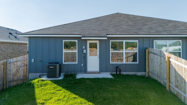 Building Photo - 1259 Concord Dr