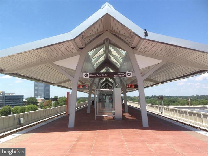 Building Photo - 8380 Greensboro Dr