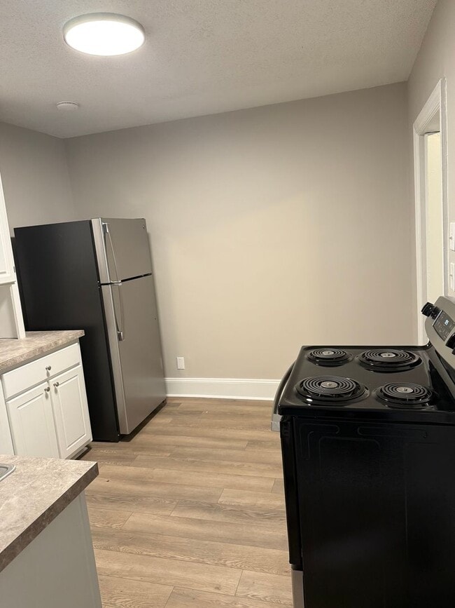 Building Photo - 1002 W Haven Blvd