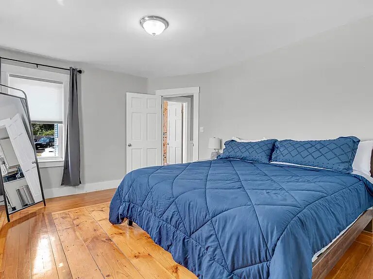 Building Photo - 10 W Elm St