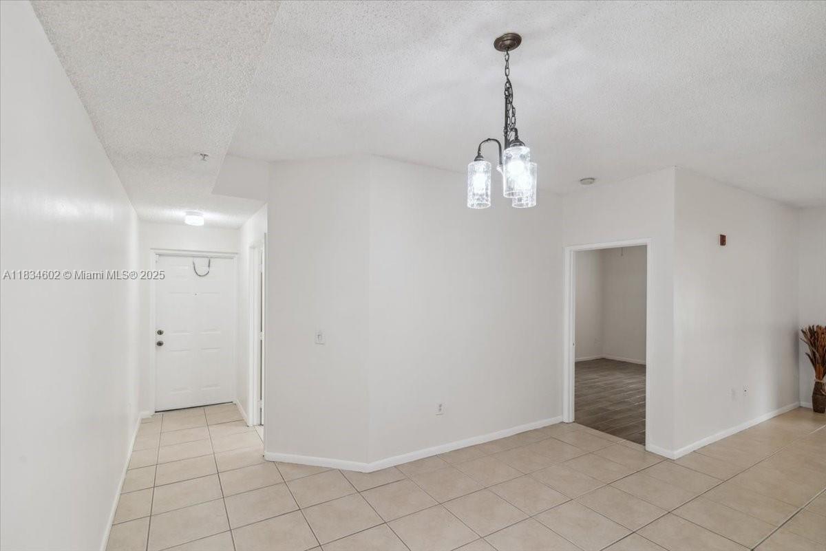 Building Photo - 6952 SW 39th St