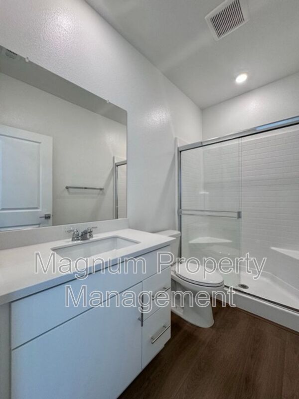 Building Photo - 30769 Valley Heights Dr.