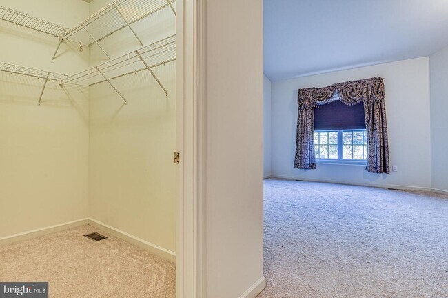 Building Photo - 1802 Schindler Dr