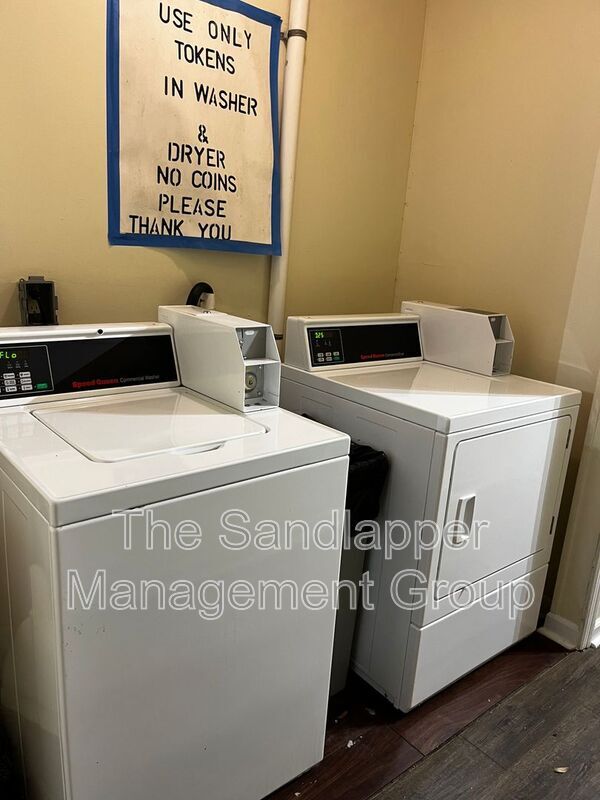 Building Photo - 4133 St Johns Ave