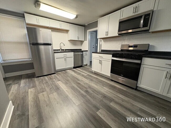 Building Photo - 508 W 46th St
