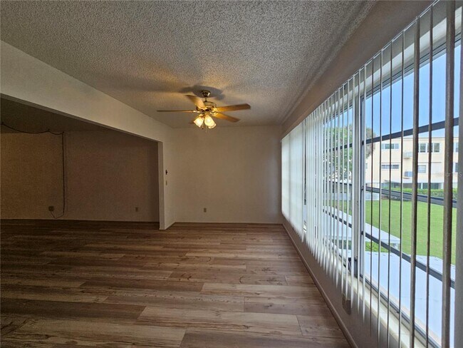 Building Photo - 2383 Netherlands Dr