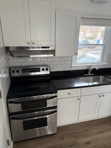 Building Photo - 78 Royal Oak Dr