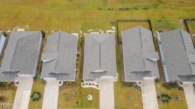 Building Photo - 614 Silos Wy