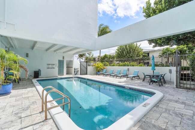 Building Photo - 250 S Ocean Blvd