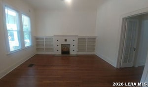 Building Photo - 411 W Mistletoe Ave