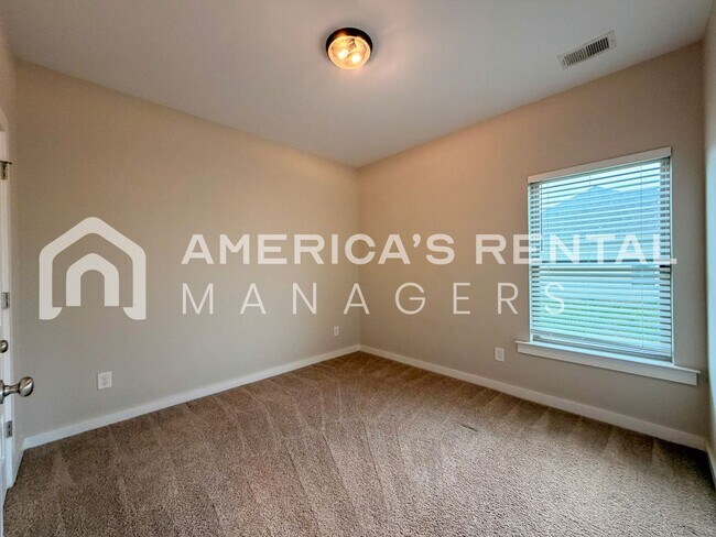 Building Photo - Home for Rent in Eastaboga, AL!