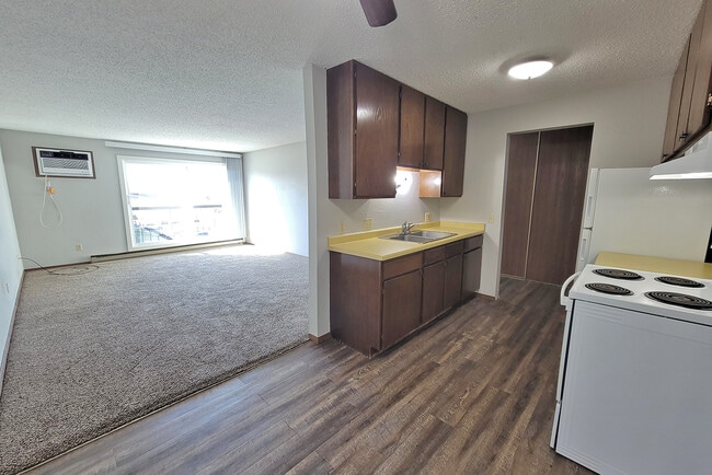 Building Photo - Southland Court