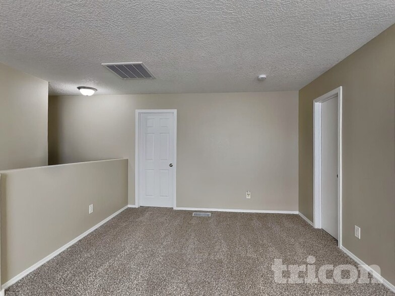 Building Photo - 6407 Black Hawk Dr NE
