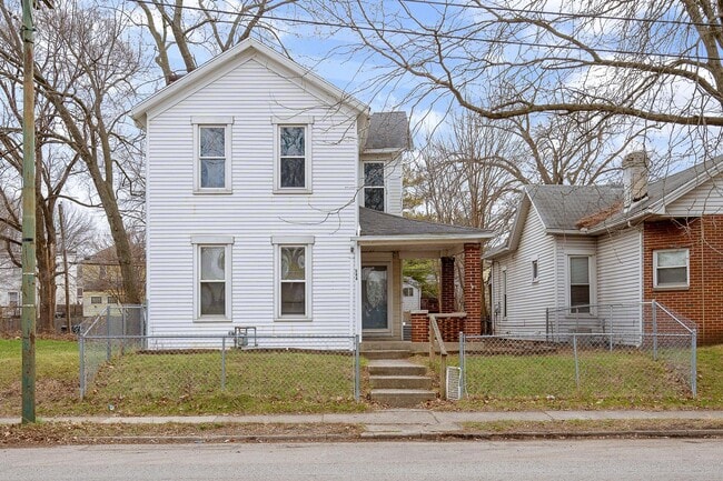 Primary Photo - 544 Troy St