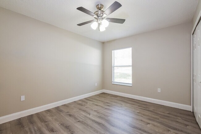 Building Photo - 2366 Tealwood Circle