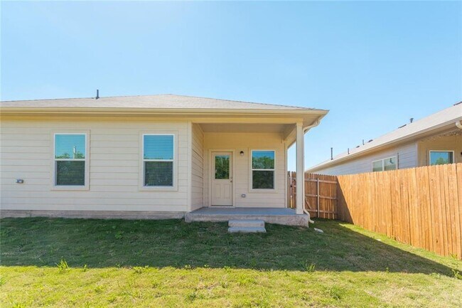 Building Photo - 216 Hess Dr