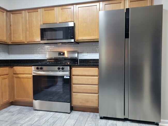 Building Photo - 3451 N Carriageway Dr