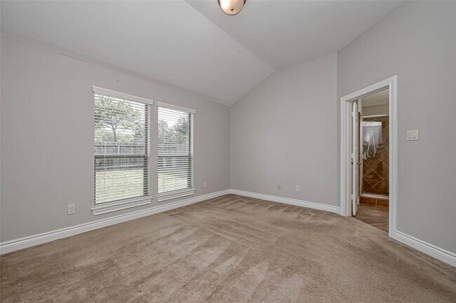 Building Photo - 5523 Stoneridge Ct