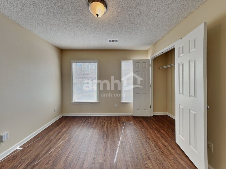 Building Photo - 2208 Sprucewood Dr NW