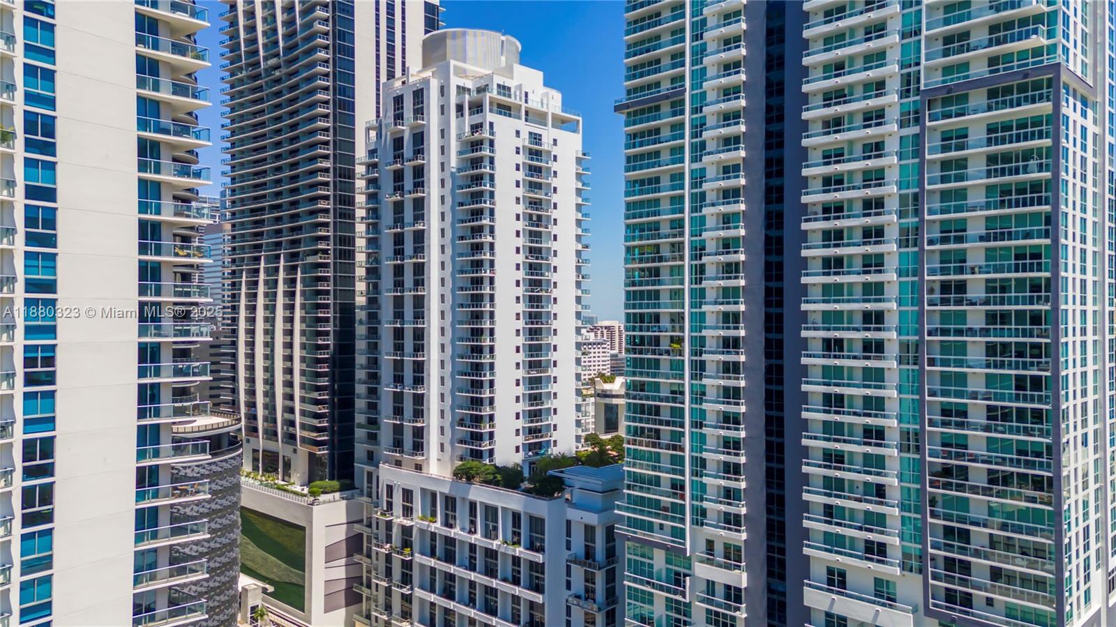 Building Photo - 1050 Brickell Ave
