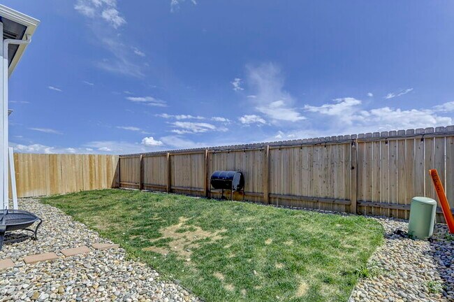 Building Photo - 10525 Castor Dr