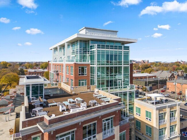 Building Photo - 1145 N High St