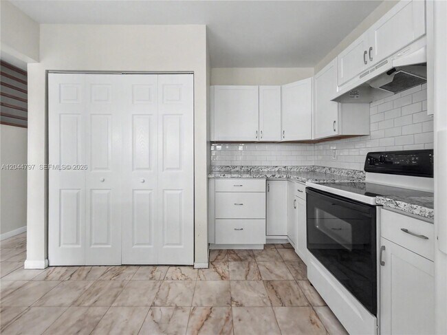 Building Photo - 20964 SW 84th Ave