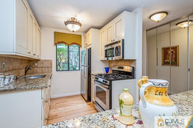 Building Photo - 67 Carriage Pl