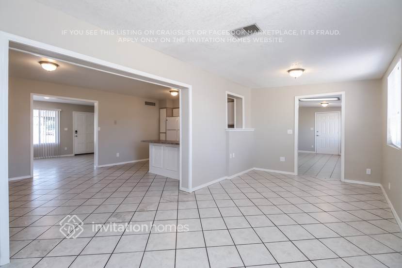 Building Photo - 5136 N 78th Ave