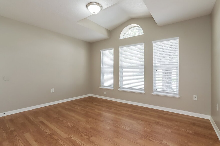 Building Photo - 1106 Soaring Osprey Way